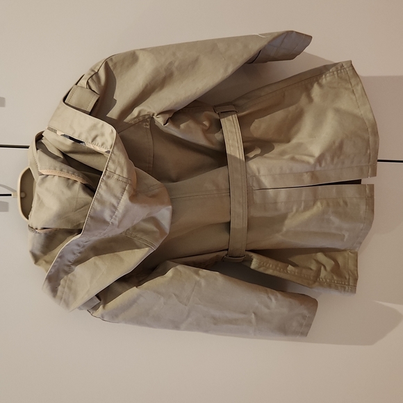 2Y Authentic Burberry Jacket - Picture 4 of 4